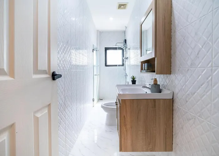 Ren Asoke L 8 Min Bts&mrt Asoke Sukhumvit * Bangkok